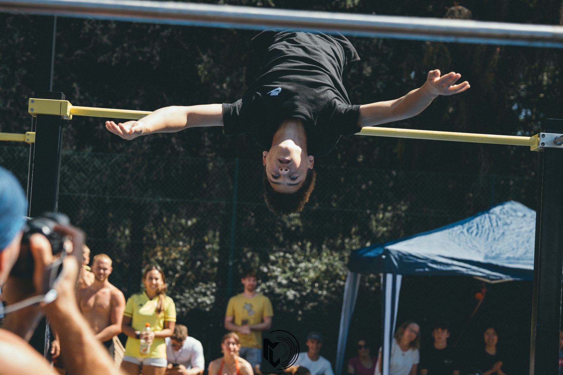 Backflip über die Stange