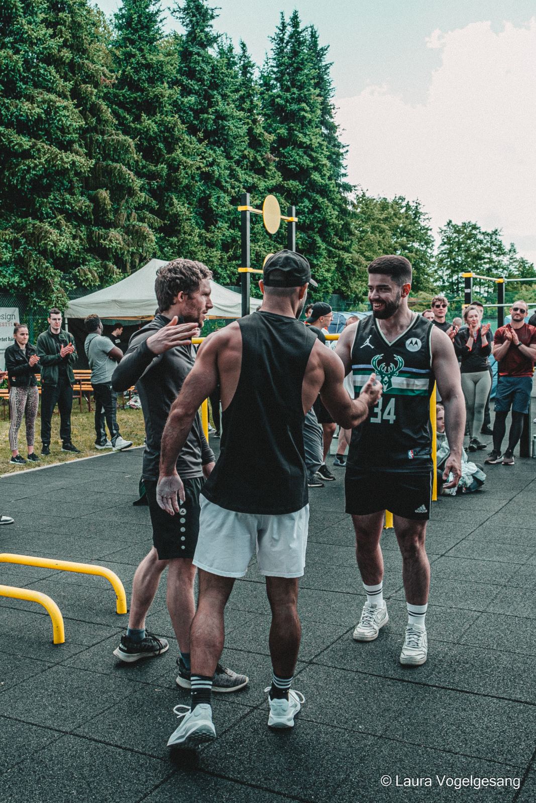 High Five zwischen zwei Athleten
