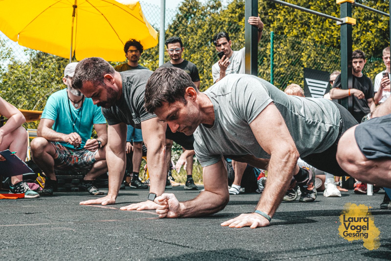 Plank-Challenge im Wettkampf